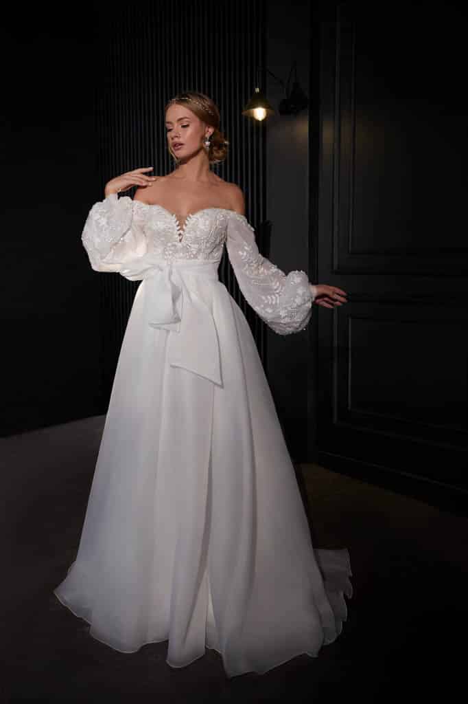 Photo de Robe de mariée Lise Lyel Bridal 1